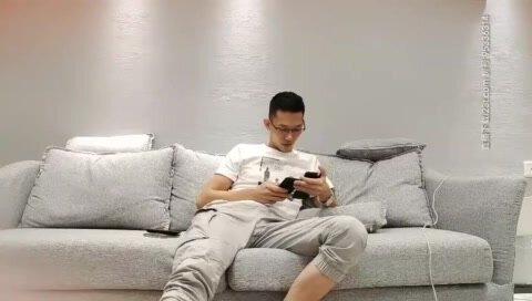 【精品国产】极品女神露脸约炮没想到女神口活这么好